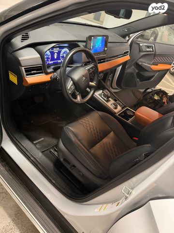 מיצובישי אאוטלנדר