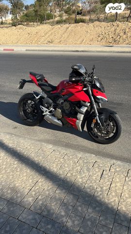 דוקאטי סטריטפייטר