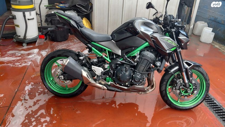 קאוואסאקי Z900