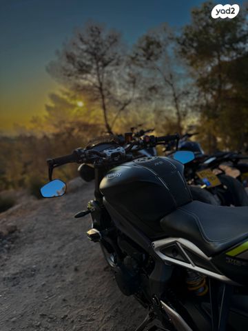 טריומף Street Triple RS