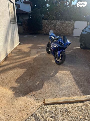 מודעת רכב ימאהה YZF-R1