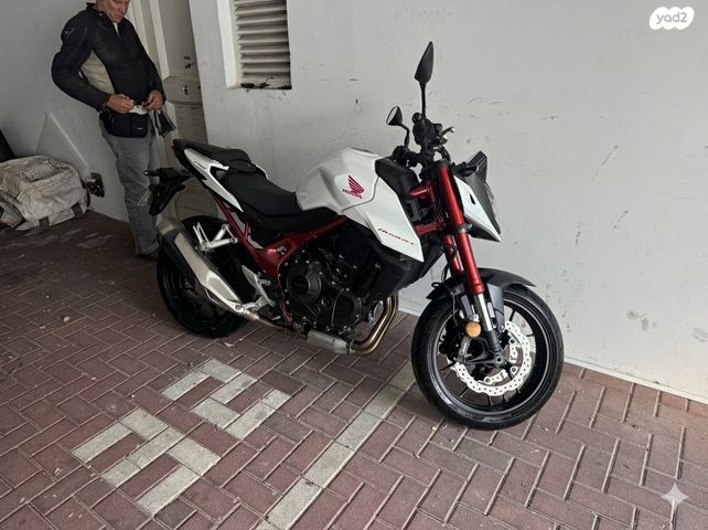 מודעת רכב הונדה HORNET 750