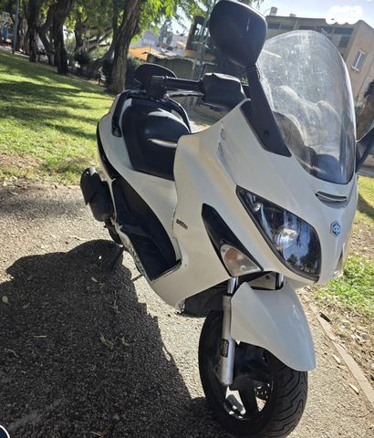 פיאג'ו X-Evo 250