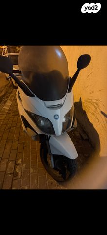 פיאג'ו X-Evo 250