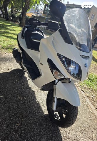 פיאג'ו X-Evo 250