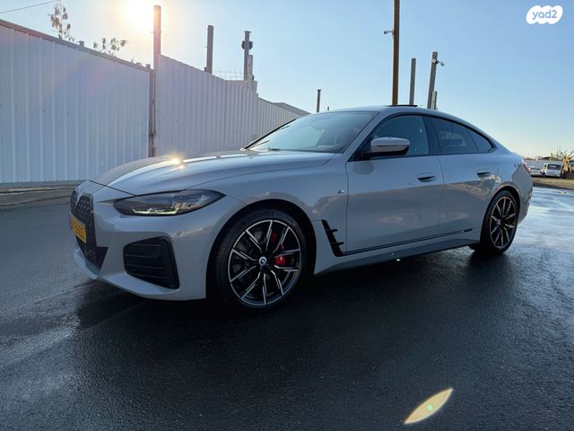 מודעת רכב ב מ וו סדרה 4