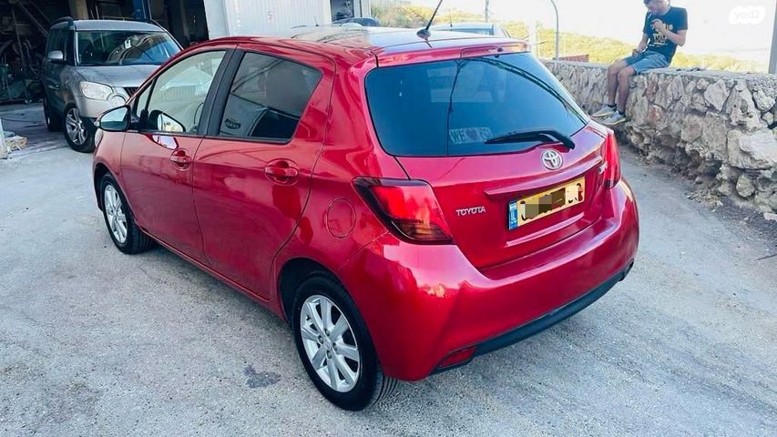 טויוטה יאריס