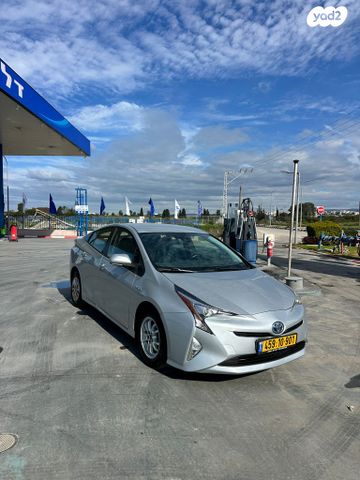 טויוטה פריוס