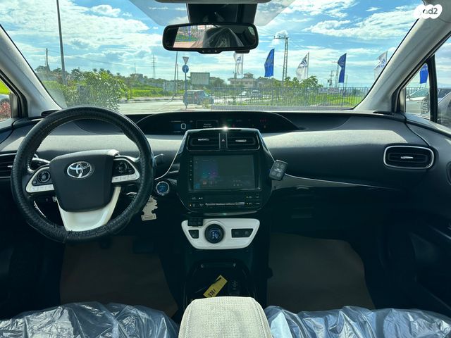 טויוטה פריוס