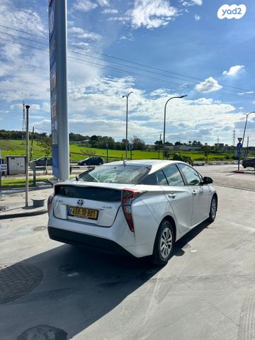 טויוטה פריוס