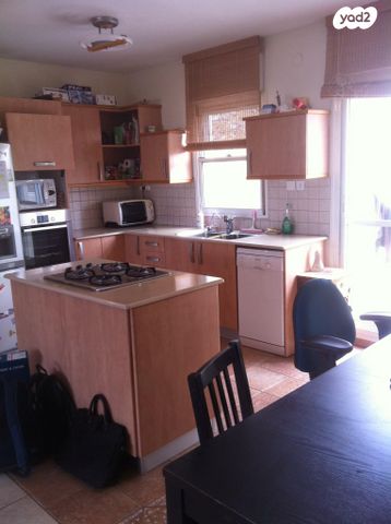 מגדל הלבנון 28