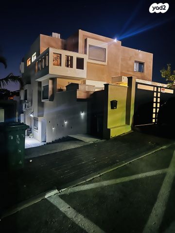 רנה מגריט 12