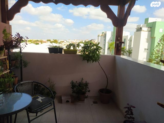 שרה ואהרון אהרונסון 48