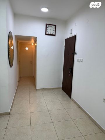 דירה, כצנלסון 68, לב העיר, בת ים