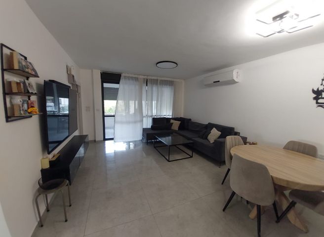 דירה, העלייה השנייה 14, רח' הנשיא צפון, חדרה