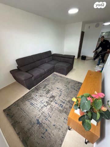 דירה, הרב קוק 24, שכונה ותיקה - מרכז העיר, מעלות תרשיחא