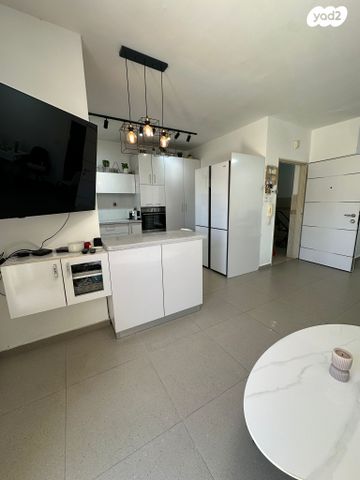 דירה, הרב אריה בינה 10, חומת שמואל, הר חומה, ירושלים