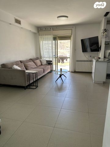 דירה, הרב אריה בינה 10, חומת שמואל, הר חומה, ירושלים