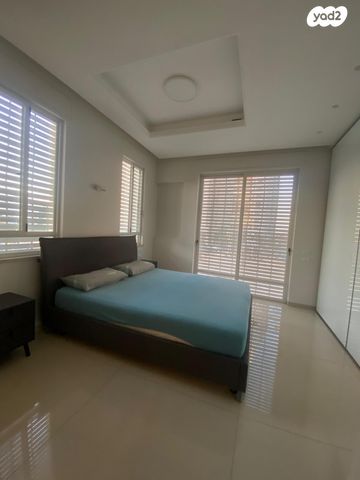 בית פרטי/ קוטג', סמטת התפוח 10, נווה פרדסים, פרדס חנה כרכור