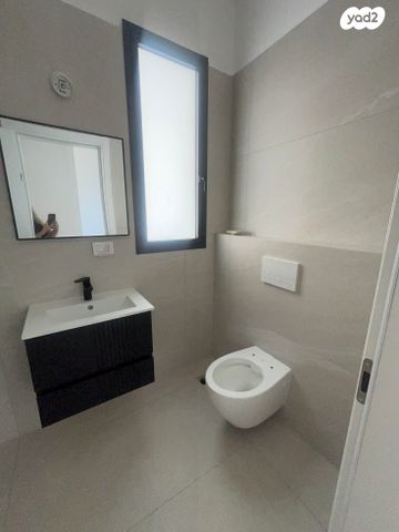 דירת גן, יער חורשים 12, שכונה 11, תל מונד