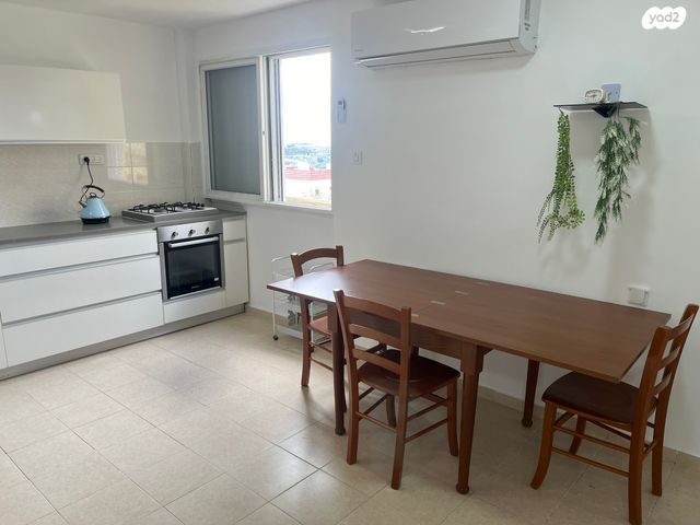 דירה, הרב קוק 24, שכונה ותיקה - מרכז העיר, מעלות תרשיחא