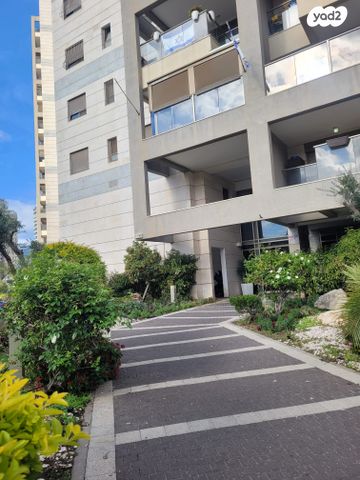 דירה, פנחס מאירי 37, נווה גן, פתח תקווה