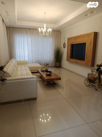 בית פרטי/ קוטג', סמטת התפוח 10, נווה פרדסים, פרדס חנה כרכור