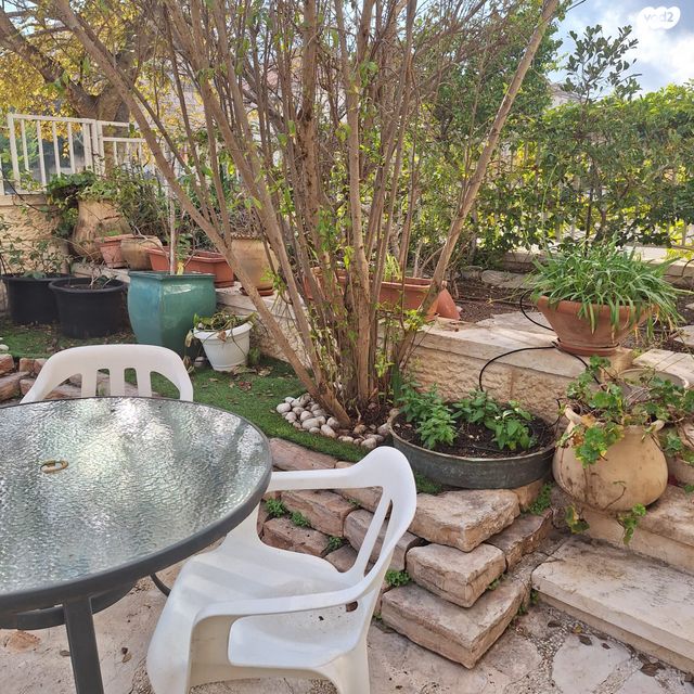 דירת גן, שדרות החושן 37, שכונה ח', מבשרת ציון