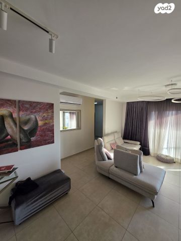 דירה, השיקמים 5, נוף ים - מע"ר, אור עקיבא