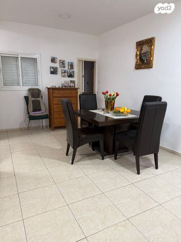 דירה, כצנלסון 68, לב העיר, בת ים