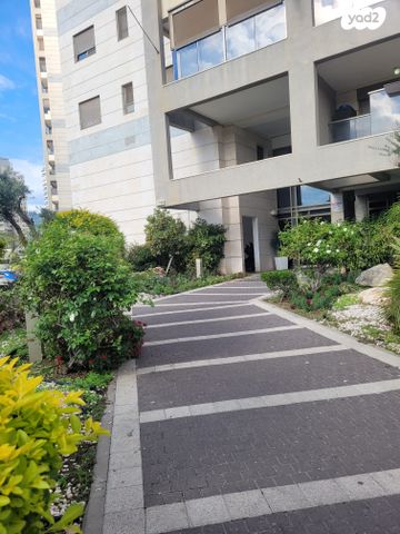 דירה, פנחס מאירי 37, נווה גן, פתח תקווה