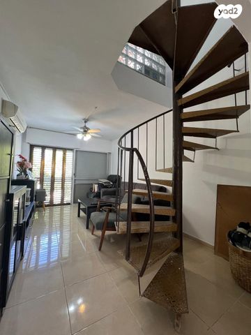 גג/ פנטהאוז, קרן היסוד 104, מרכז העיר, סביניה, הוותיקה, קרית ביאליק