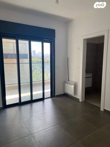 דירה, הרב שך 60, רמת שלמה, ירושלים