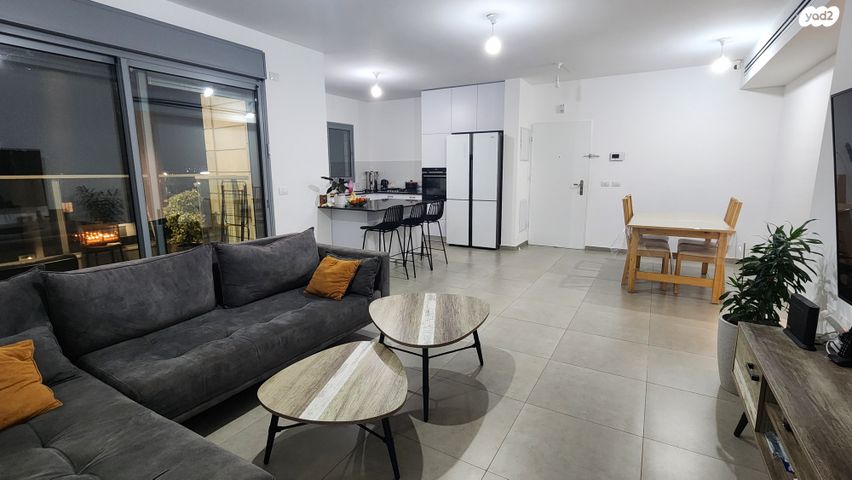 שרה אהרונסון 22