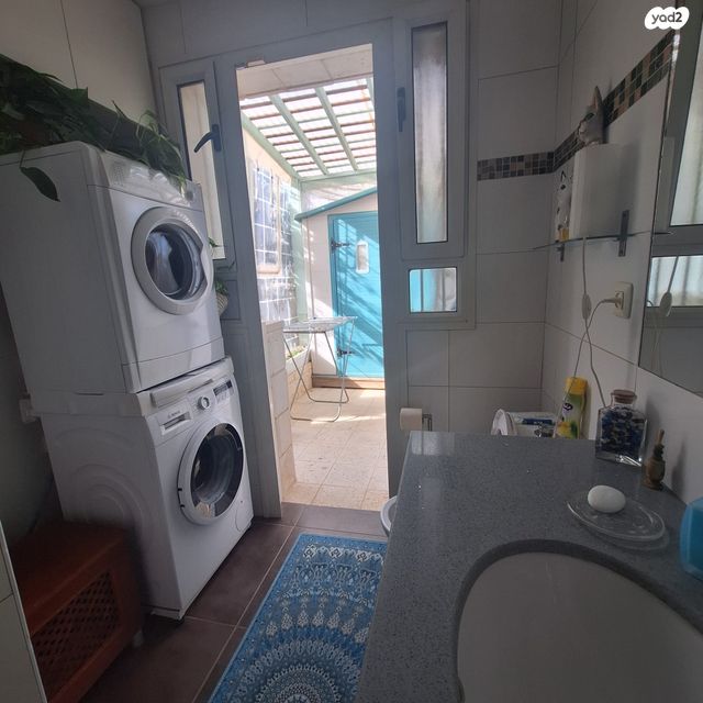 דירת גן, שדרות החושן 37, שכונה ח', מבשרת ציון