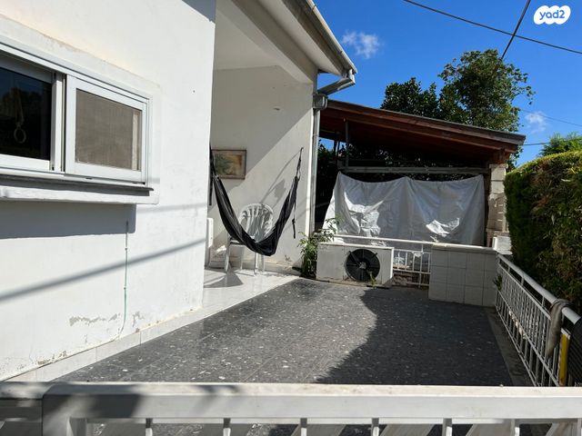 דו משפחתי, יוסף ויתקין 11, נווה עובד, חדרה