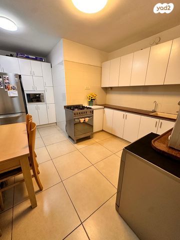 דירה, חיים ארלוזורוב 23, חסכון ג, לוד