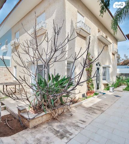 דו משפחתי, שאר ישוב 9, רח' הנשיא צפון, חדרה