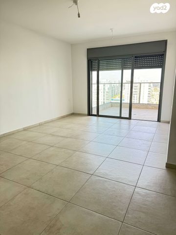 דירה, נאוה סמל 7, צומת סביון, קרית אונו