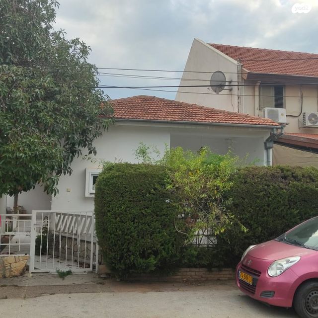 דו משפחתי, יוסף ויתקין 11, נווה עובד, חדרה