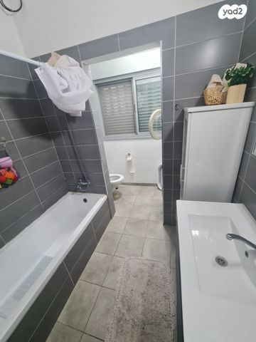 דירת גן, שדרות רובע יזרעאל 10, רובע יזרעאל סביוני העמק, עפולה