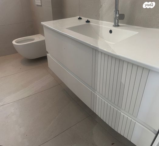 דירת גן, יער חורשים 12, שכונה 11, תל מונד