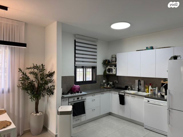 דירת גן, רותם 16, המגרסה, מבשרת ציון