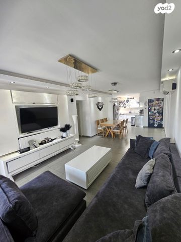 דירה, משה צדקה 5, נווה מאיר, רמלה