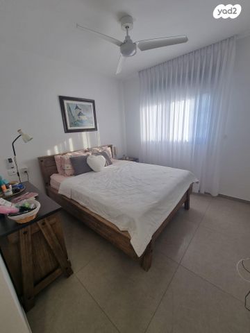 דירה, רקפת 27, הפרחים, חריש