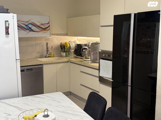 דירה, חזון אי"ש 14, רמב"ם, ראשון לציון