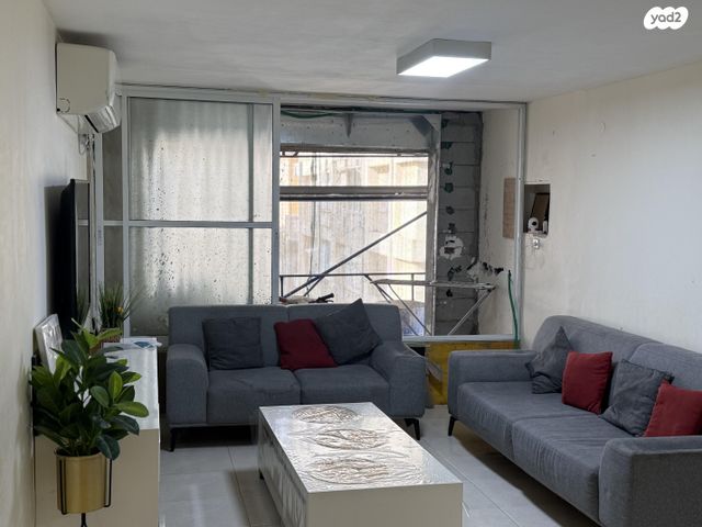 דירה, חזון אי"ש 14, רמב"ם, ראשון לציון