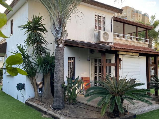 בית פרטי/ קוטג', מרגנית 16, בנה ביתך, קרית ים