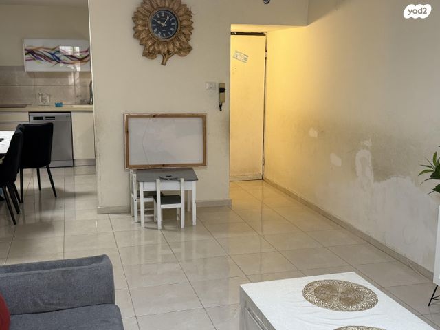 דירה, חזון אי"ש 14, רמב"ם, ראשון לציון