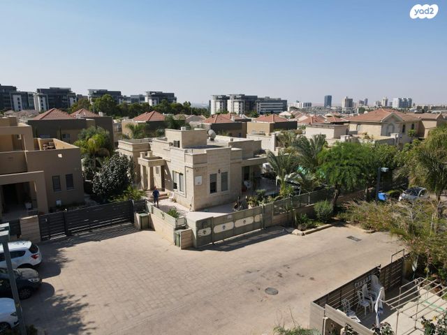 יקותיאל אדם 8